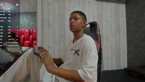 _erick_j online show from 04/21/26, 08:12