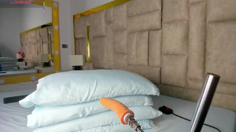 _eris_rose online show from 12/16/25, 07:41