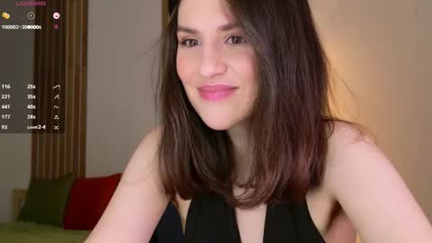 Snapshot of _esmeraldiyaa_ chatting on 02/18/26, 09:55 _esmeraldiyaa_ online show from 02/18/26, 09:55