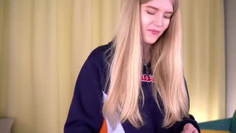 Snapshot of _ethereal_vibe_ chatting on 03/03/26, 04:18 Maria online show from 03/03/26, 04:18