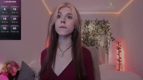 Snapshot of _eva_pleasure_ chatting on 09/17/25, 05:53 Eva online show from 09/17/25, 05:53