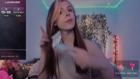 Snapshot of _eva_pleasure_ chatting on 09/25/25, 06:06 Eva online show from 09/25/25, 06:06