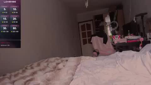 Snapshot of _eva_pleasure_ chatting on 12/18/25, 06:41 Eva online show from 12/18/25, 06:41