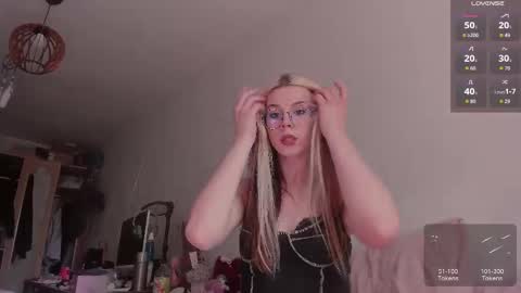 Snapshot of _eva_pleasure_ chatting on 04/30/26, 08:31 Eva online show from 04/30/26, 08:31