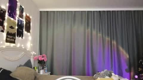 Snapshot of _eve____ chatting on 02/15/25, 11:36 EveEva online show from 02/15/25, 11:36