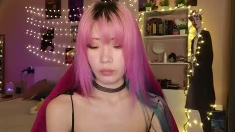 Snapshot of _eve____ chatting on 03/01/26, 03:30 EveEva online show from 03/01/26, 03:30