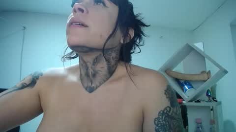 Snapshot of _exa_ chatting on 12/16/25, 02:16 Exa help me position myself with your thumb up thanks online show from 12/16/25, 02:16