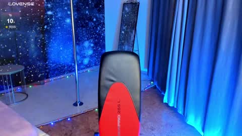 Snapshot of _f_r_a_u_ chatting on 01/08/25, 01:11 F R A U online show from 01/08/25, 01:11