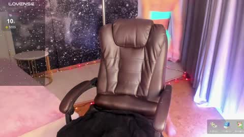 Snapshot of _f_r_a_u_ chatting on 01/26/25, 01:09 F R A U online show from 01/26/25, 01:09