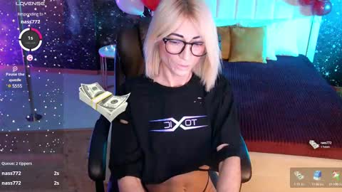 Snapshot of _f_r_a_u_ chatting on 02/28/25, 01:05 F R A U online show from 02/28/25, 01:05