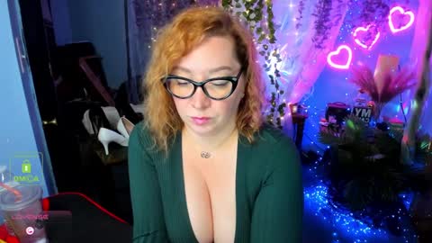 Snapshot of _fantastic_ellie_ chatting on 03/09/25, 05:28 Wow mommy online show from 03/09/25, 05:28