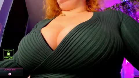 Snapshot of _fantastic_ellie_ chatting on 03/10/25, 12:51 Wow mommy online show from 03/10/25, 12:51