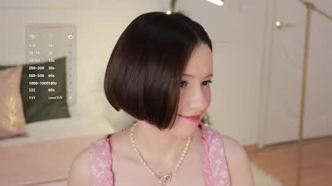 Snapshot of _female_essence_ chatting on 12/26/24, 09:47 Essie online show from 12/26/24, 09:47