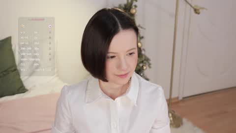 Snapshot of _female_essence_ chatting on 01/20/25, 01:07 Essie online show from 01/20/25, 01:07