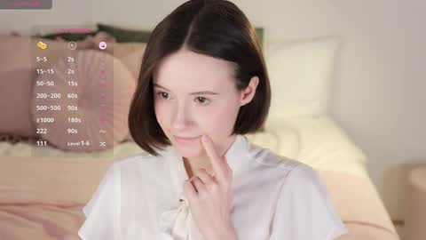 Snapshot of _female_essence_ chatting on 03/07/25, 10:56 Essie online show from 03/07/25, 10:56