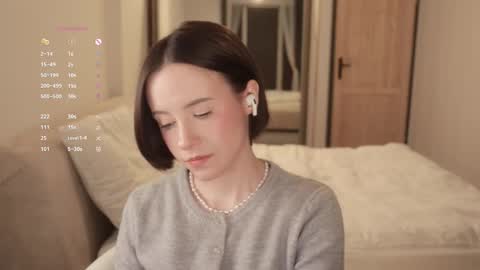 Snapshot of _female_essence_ chatting on 03/01/26, 05:59 Essie online show from 03/01/26, 05:59