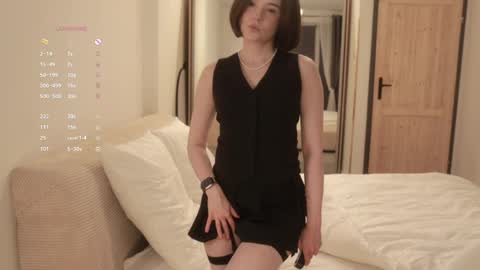 Essie  online show from 04/18/26, 06:12