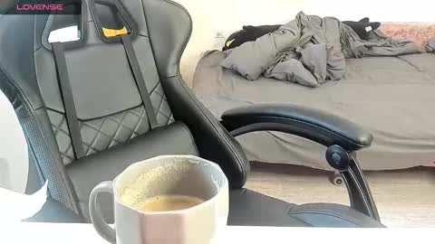 Alis online show from 10/08/25, 07:39