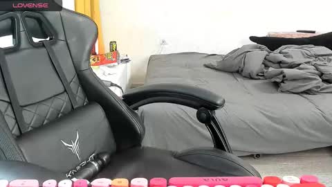 Alis online show from 10/14/25, 09:43