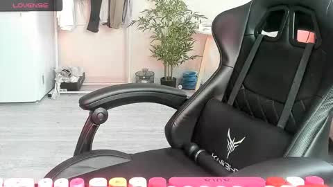 Alis online show from 12/18/25, 07:58