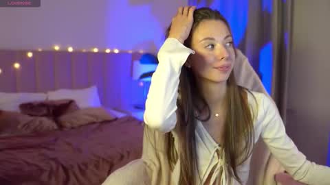 Snapshot of _fluffybunny_ chatting on 09/19/25, 11:33 Goldy Grace online show from 09/19/25, 11:33