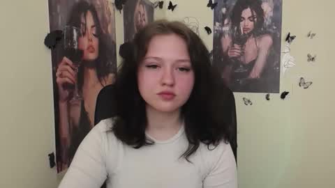 Snapshot of _foxy_lady chatting on 04/29/26, 06:50 Alice online show from 04/29/26, 06:50