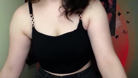 Snapshot of _foxy_lady chatting on 05/16/26, 10:36 Alice online show from 05/16/26, 10:36