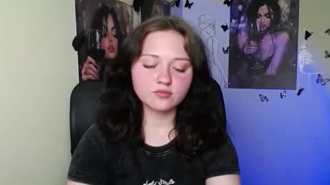 Snapshot of _foxy_lady chatting on 05/27/26, 06:16 Alice online show from 05/27/26, 06:16