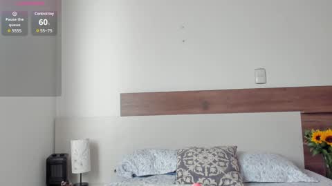 Snapshot of _fullmoon chatting on 01/12/25, 09:19 fullmoon online show from 01/12/25, 09:19