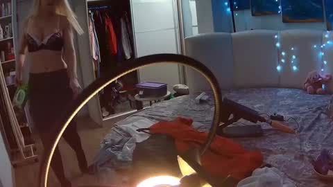 _glamorous_ online show from 12/19/24, 09:06