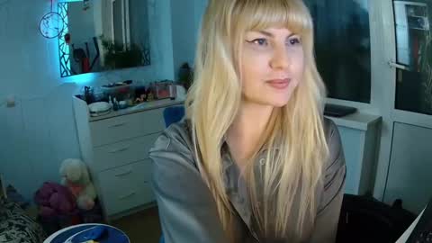 _glamorous_ online show from 02/10/25, 09:04