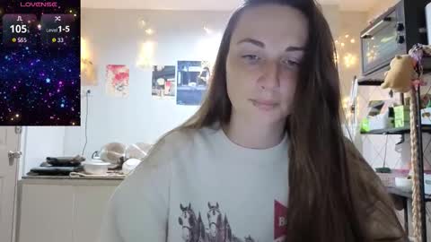 Snapshot of _goddessaurora chatting on 11/02/25, 01:24 Goddess Aurora online show from 11/02/25, 01:24