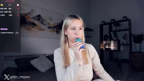 Rina online show from 03/07/25, 10:43