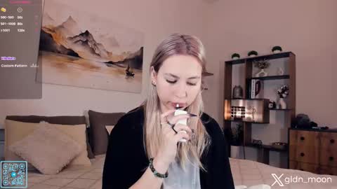 Rina online show from 10/07/25, 07:44