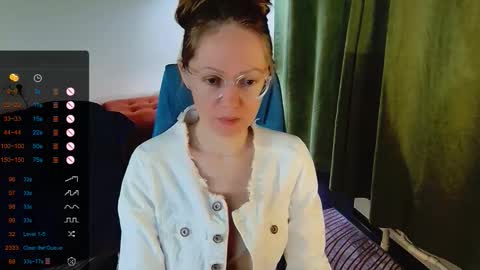 Snapshot of _goldilocks__ chatting on 09/15/25, 06:35 _goldilocks__ online show from 09/15/25, 06:35