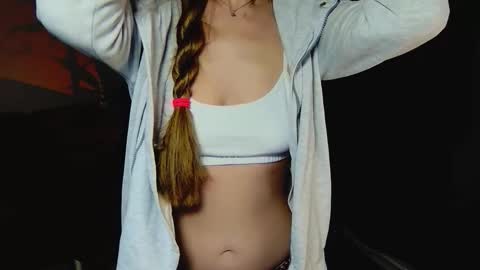 Snapshot of _goldilocks__ chatting on 09/28/25, 06:46 _goldilocks__ online show from 09/28/25, 06:46