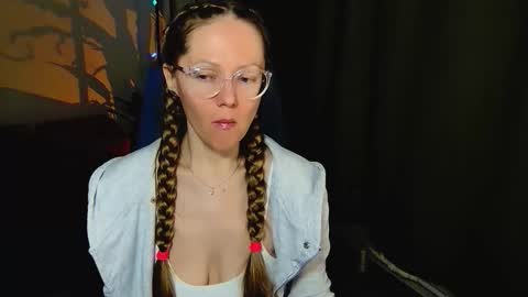 Snapshot of _goldilocks__ chatting on 09/29/25, 05:18 _goldilocks__ online show from 09/29/25, 05:18