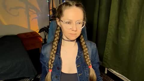 Snapshot of _goldilocks__ chatting on 10/07/25, 04:15 _goldilocks__ online show from 10/07/25, 04:15