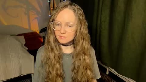 Snapshot of _goldilocks__ chatting on 10/08/25, 04:48 _goldilocks__ online show from 10/08/25, 04:48