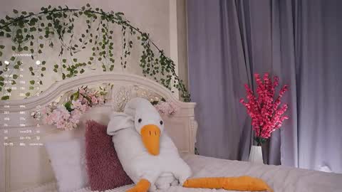 Milly online show from 09/25/25, 12:58