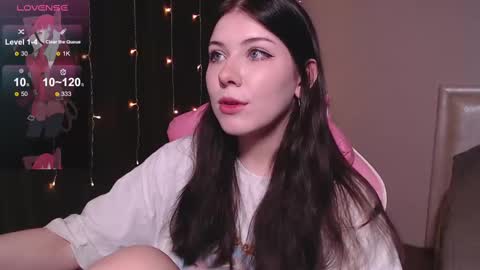 Snapshot of _gummybears_ chatting on 02/15/25, 12:43 Tori online show from 02/15/25, 12:43