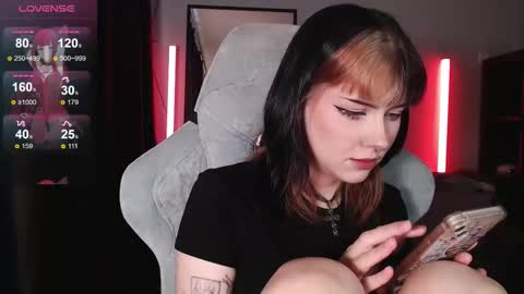 Snapshot of _gummybears_ chatting on 10/11/25, 09:19 Tori online show from 10/11/25, 09:19