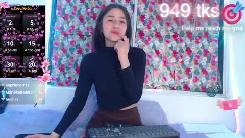 Gwen online show from 02/19/25, 07:50