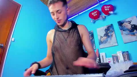 Mathews online show from 02/19/25, 02:12