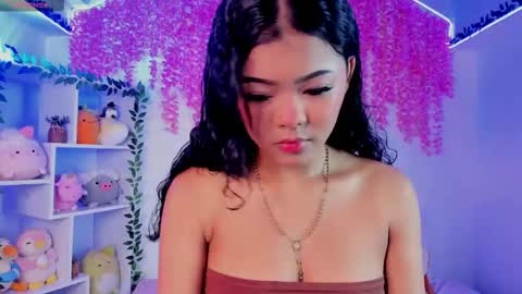 Snapshot of _hanna_sky chatting on 11/18/25, 03:38 Hanna Botero online show from 11/18/25, 03:38