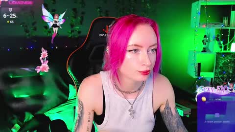 Snapshot of _helencarter chatting on 01/11/25, 07:59 Helen Carter 3 Next stream 2330 MSC online show from 01/11/25, 07:59