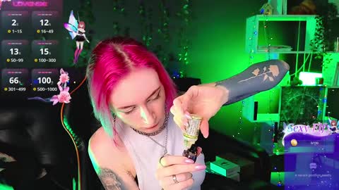 Snapshot of _helencarter chatting on 01/14/25, 08:37 Helen Carter 3 Next stream 2330 MSC online show from 01/14/25, 08:37