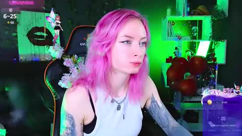 Snapshot of _helencarter chatting on 02/18/25, 08:47 Helen Carter 3 Next stream 2330 MSC online show from 02/18/25, 08:47
