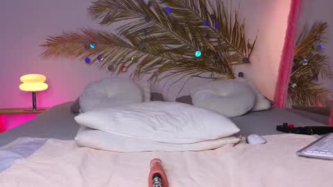 Holly online show from 01/31/25, 09:37