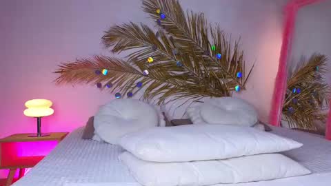 Holly online show from 02/16/25, 06:21